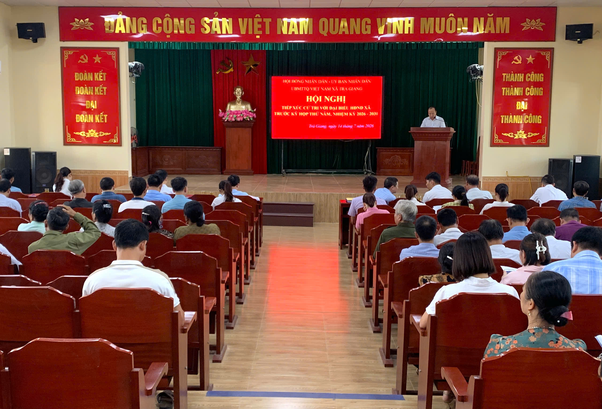 Hội nghị tiếp xúc cử tri trước kỳ họp thứ năm của HĐND xã Trà Giang