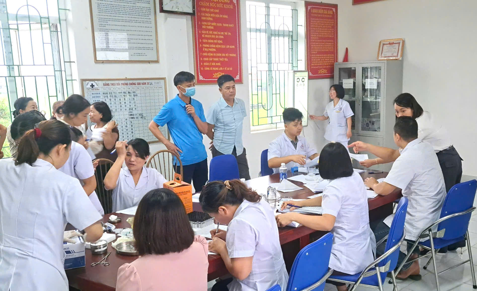 Xã Trà Giang đẩy nhanh tiến độ tổ chức khám sức khỏe định kỳ, khám sàng lọc miễn phí cho người dân