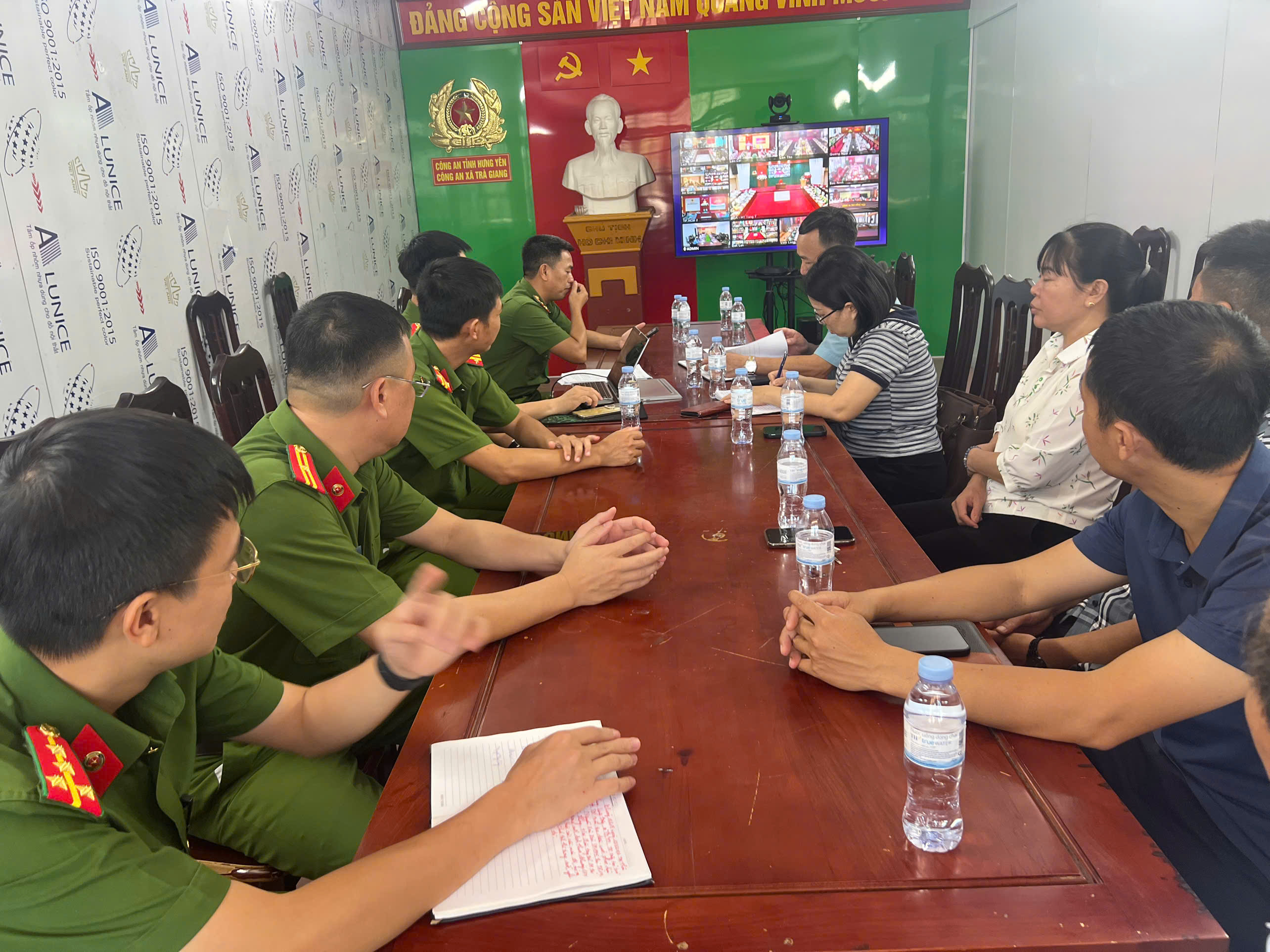 Công an xã Trà Giang tham dự Hội nghị trực tuyến sơ kết 5 năm thực hiện Thông tư số 124/2021/TT-BCA