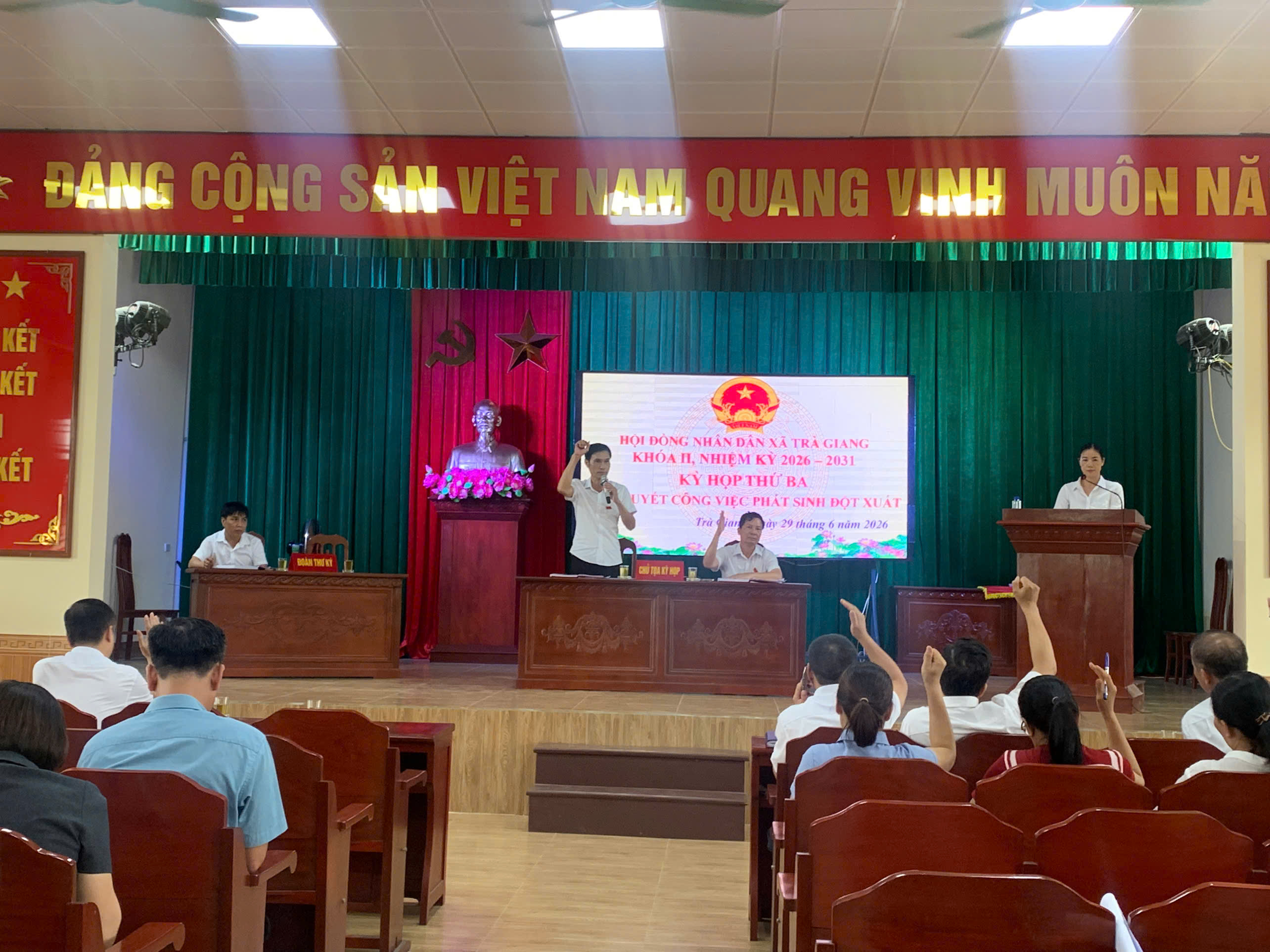 Hội đồng Nhân dân xã Trà Giang khoá II tổ chức Kỳ họp thứ ba