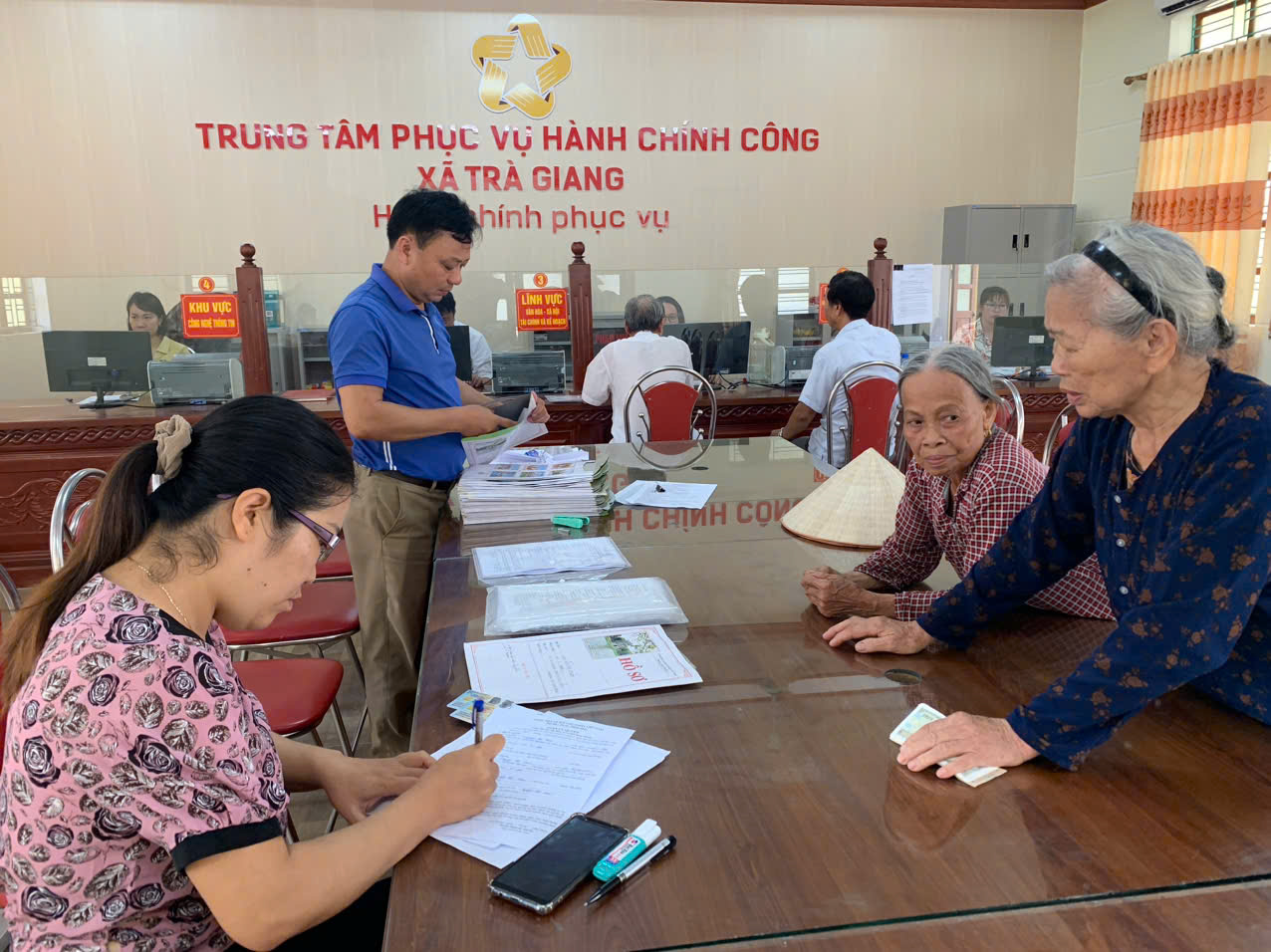 Toàn xã đã tổ chức tiếp nhận 437 hồ sơ đề nghị hưởng trợ cấp hưu trí xã hội