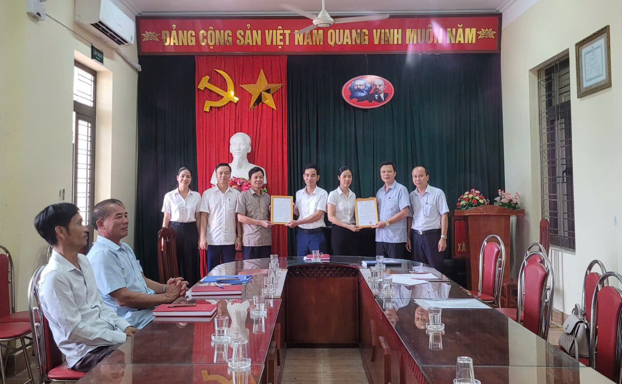 Đảng ủy, HĐND, UBND, Ủy ban MTTQVN xã Trà Giang tổ chức Lễ công bố các Quyết định về công tác cán bộ