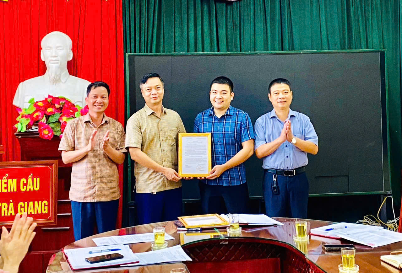 Ban Thường vụ Đảng uỷ tổ chức hội nghị công bố các quyết định của Tỉnh ủy  về việc Chỉ định bổ sung Ban chấp hành, Ban Thường vụ Đảng ủy xã Trà Giang; Quyết định chỉ định Uỷ ban Kiểm tra, Chủ nhiệm Uỷ ban kiểm tra Đảng uỷ xã Trà Giang nhiệm kỳ 2025-2030