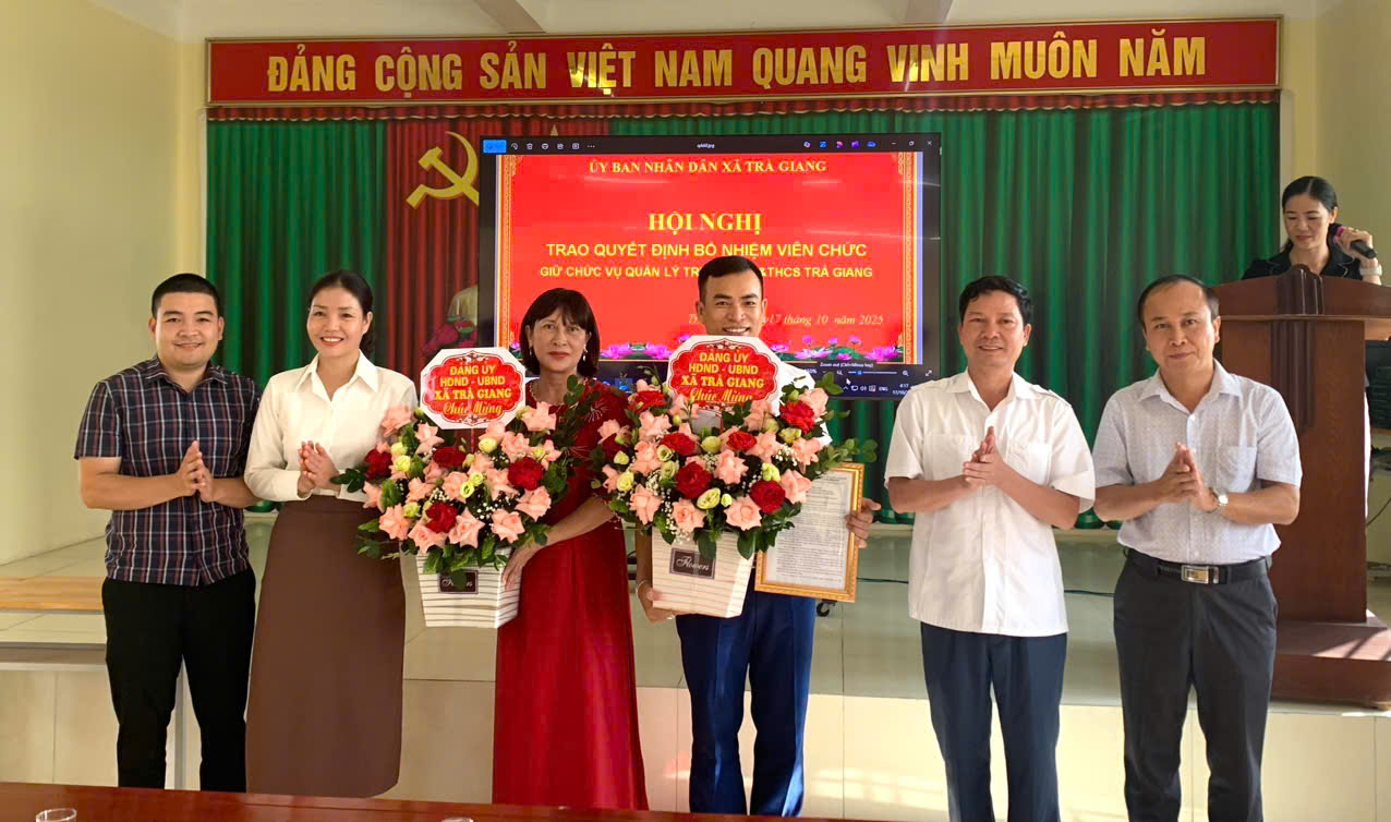 UBND xã tổ chức Hội nghị trao quyết định bổ nhiệm viên chức giữ chức vụ quản lý trường TH&THCS Trà Giang