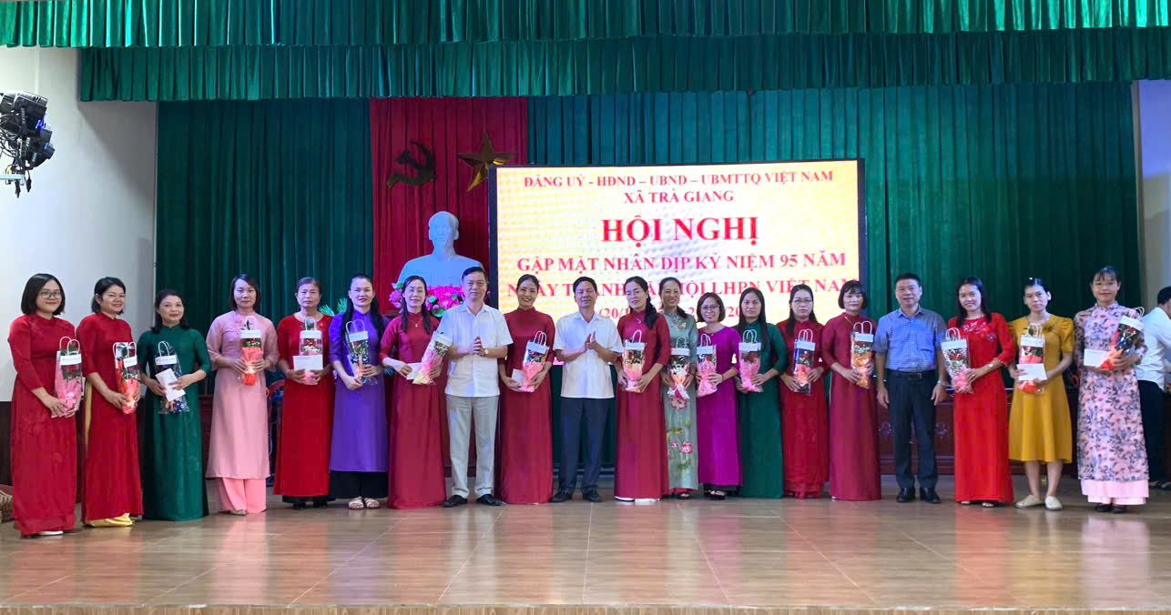 Đảng ủy - HĐND - UBND - UB MTTQ VN  xã Trà Giang  tổ chức buổi gặp mặt thân mật kỷ niệm 95 năm Ngày thành lập Hội Liên hiệp Phụ nữ Việt Nam (20/10/1930 – 20/10/2025)